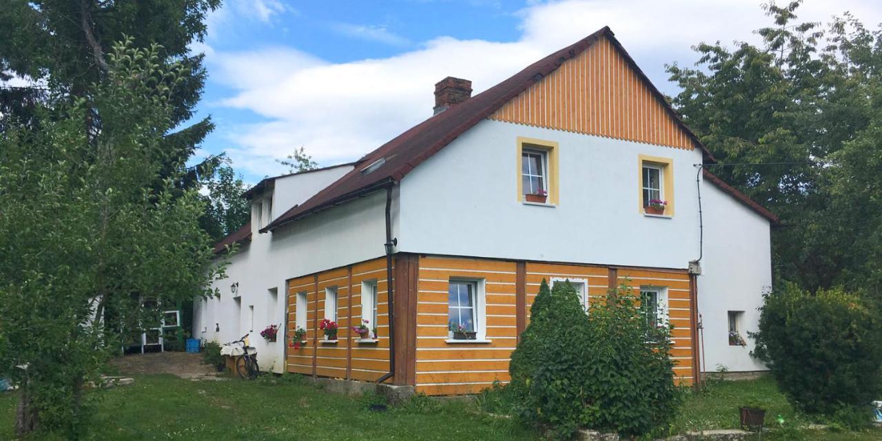Chalupa U Zabaka Guest House Jablonne v Podjestedi ภายนอก รูปภาพ